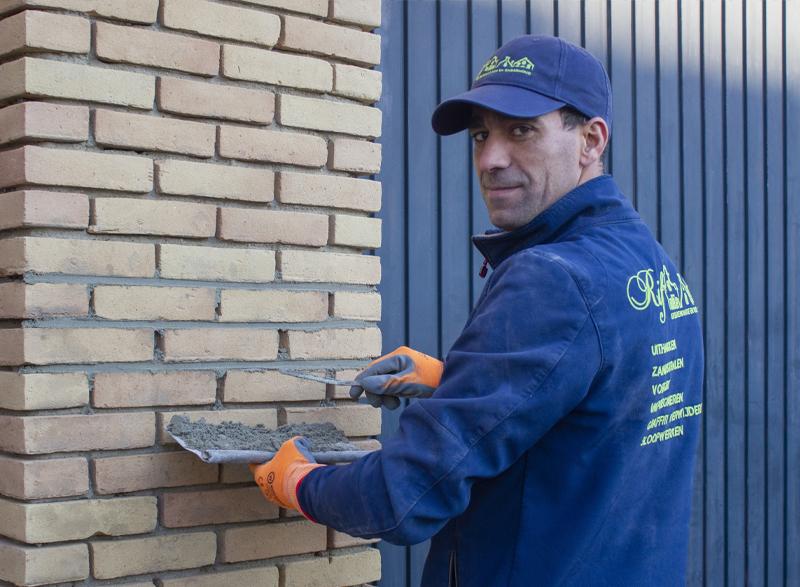 Na verloop van tijd kan voegwerk verweren, waardoor het niet meer aan de eisen voldoet.